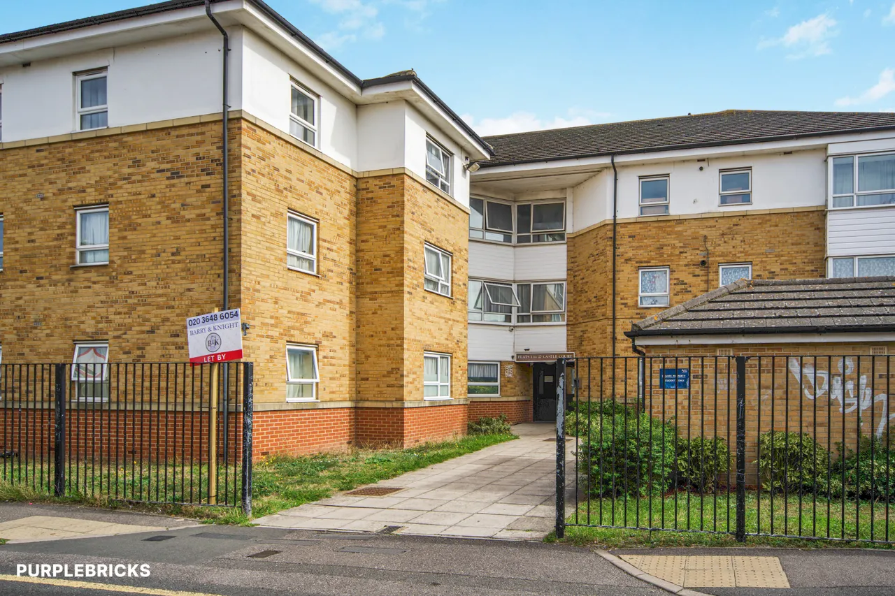 Goresbrook Road, Dagenham, RM9, photo 17