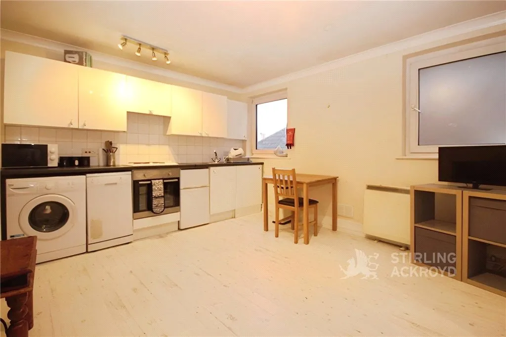 Farnham Road, Guildford, GU2, photo 3