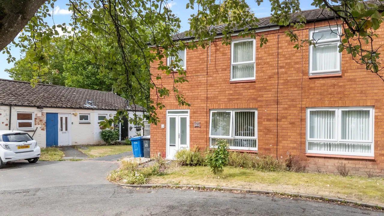3 bed house for sale — Oxmead Close, Padgate, Warrington, WA2 0QA