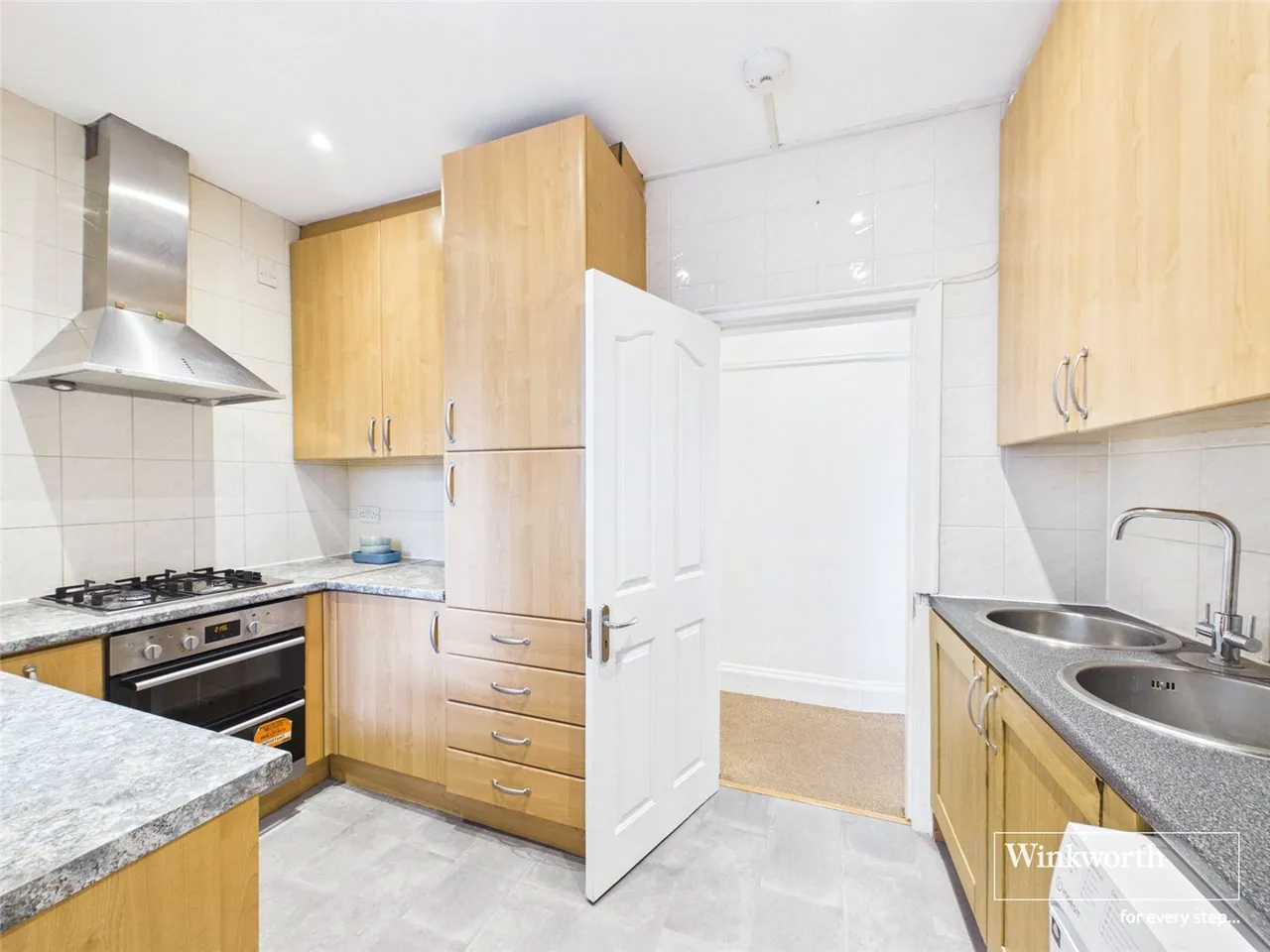 Queens Road, Hendon, NW4, photo 2