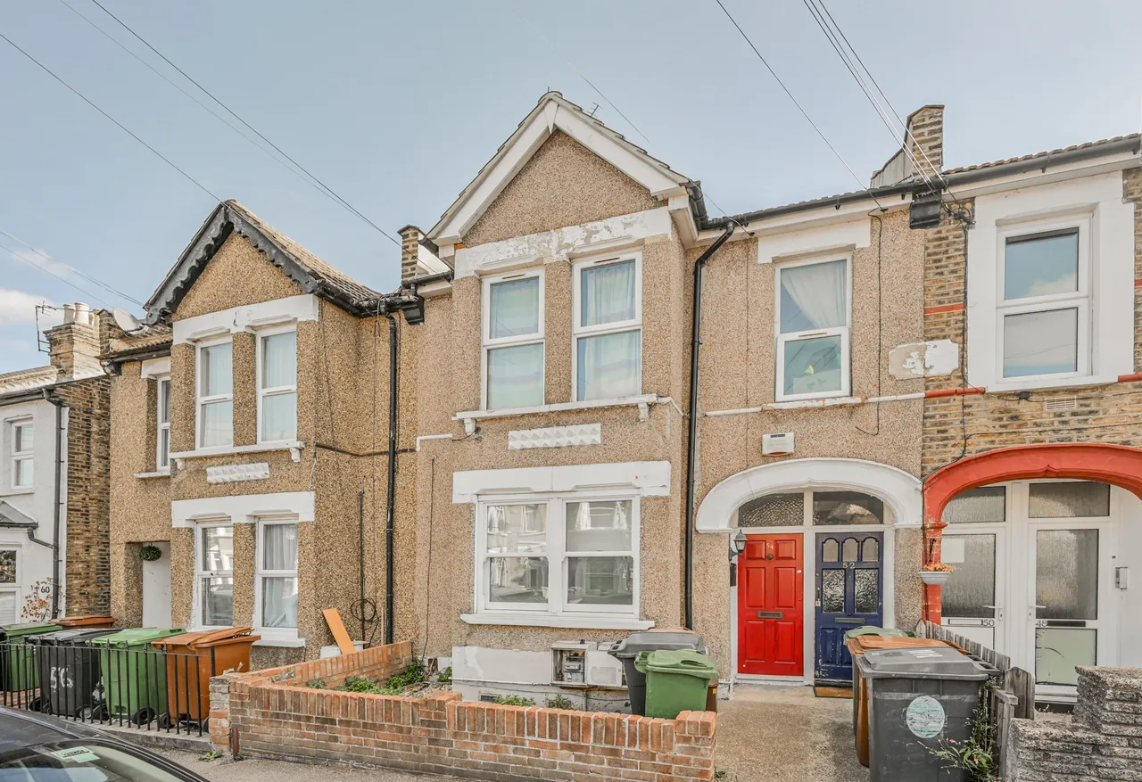 2 bed flat for sale, London, E17