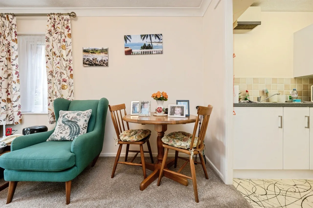 Warwick Avenue, Bedford, MK40, photo 10
