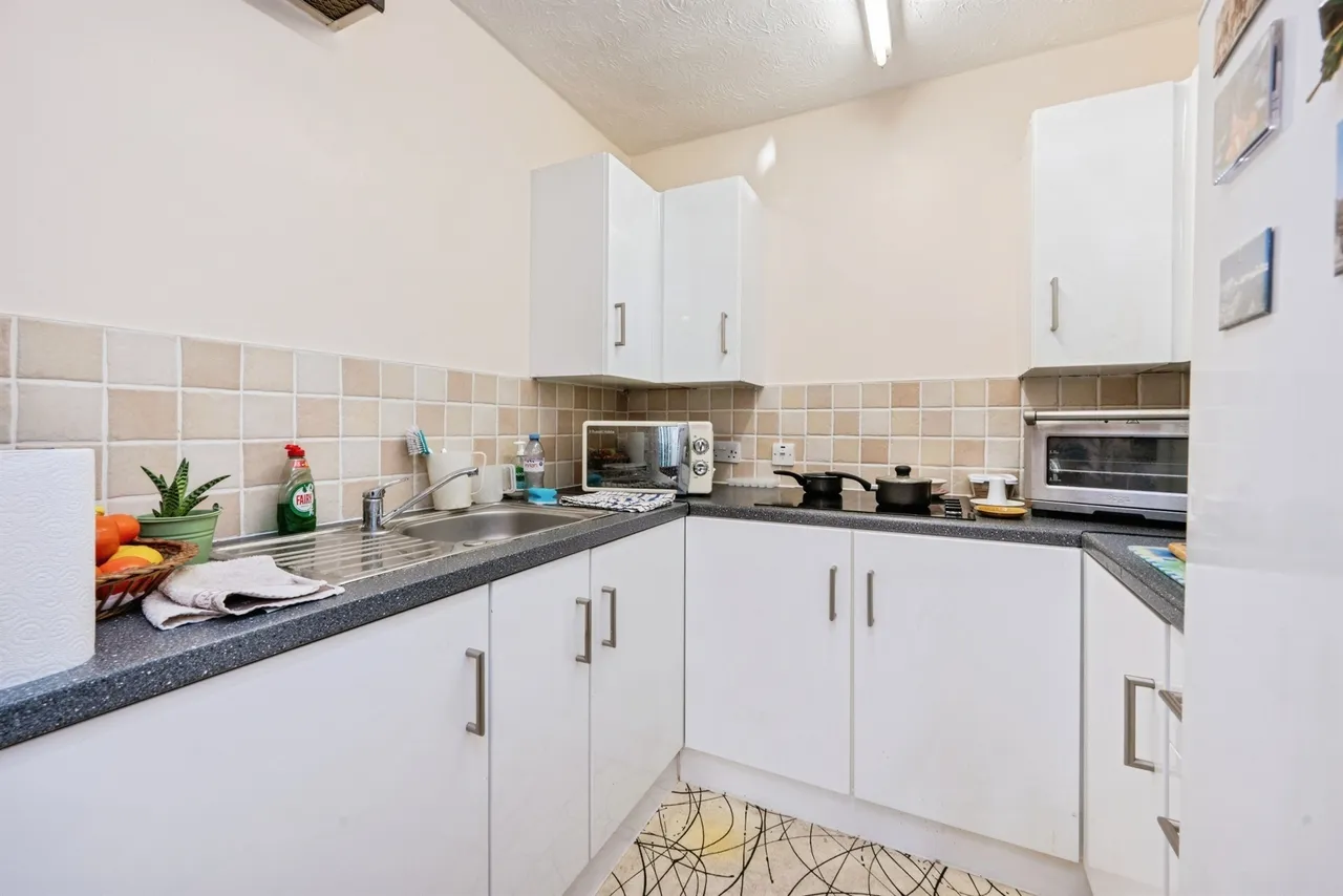 Warwick Avenue, Bedford, MK40, photo 6
