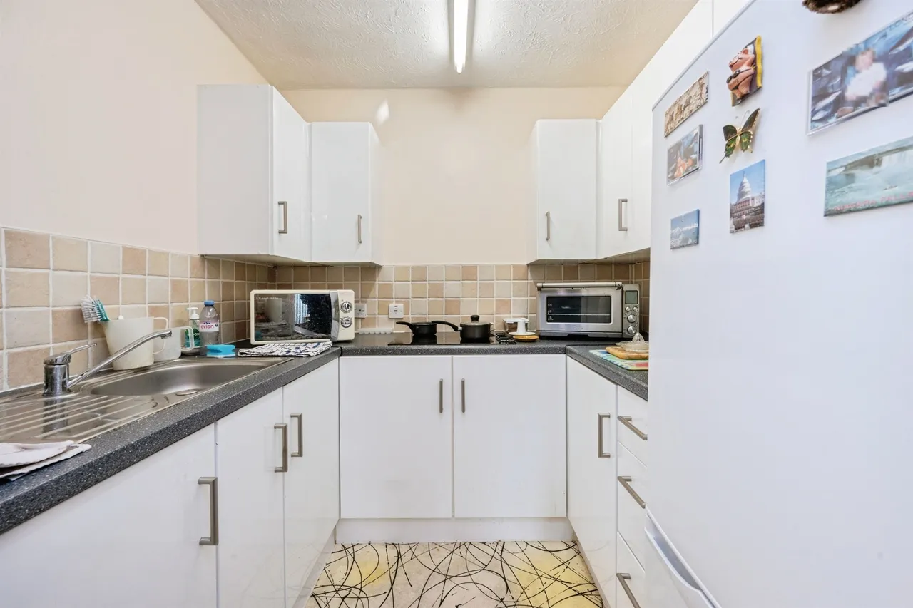 Warwick Avenue, Bedford, MK40, photo 5