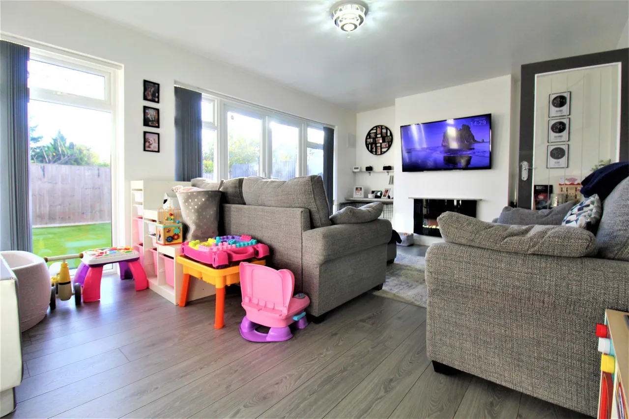 Leasway, Grays, Essex, RM16 2HH, photo 11