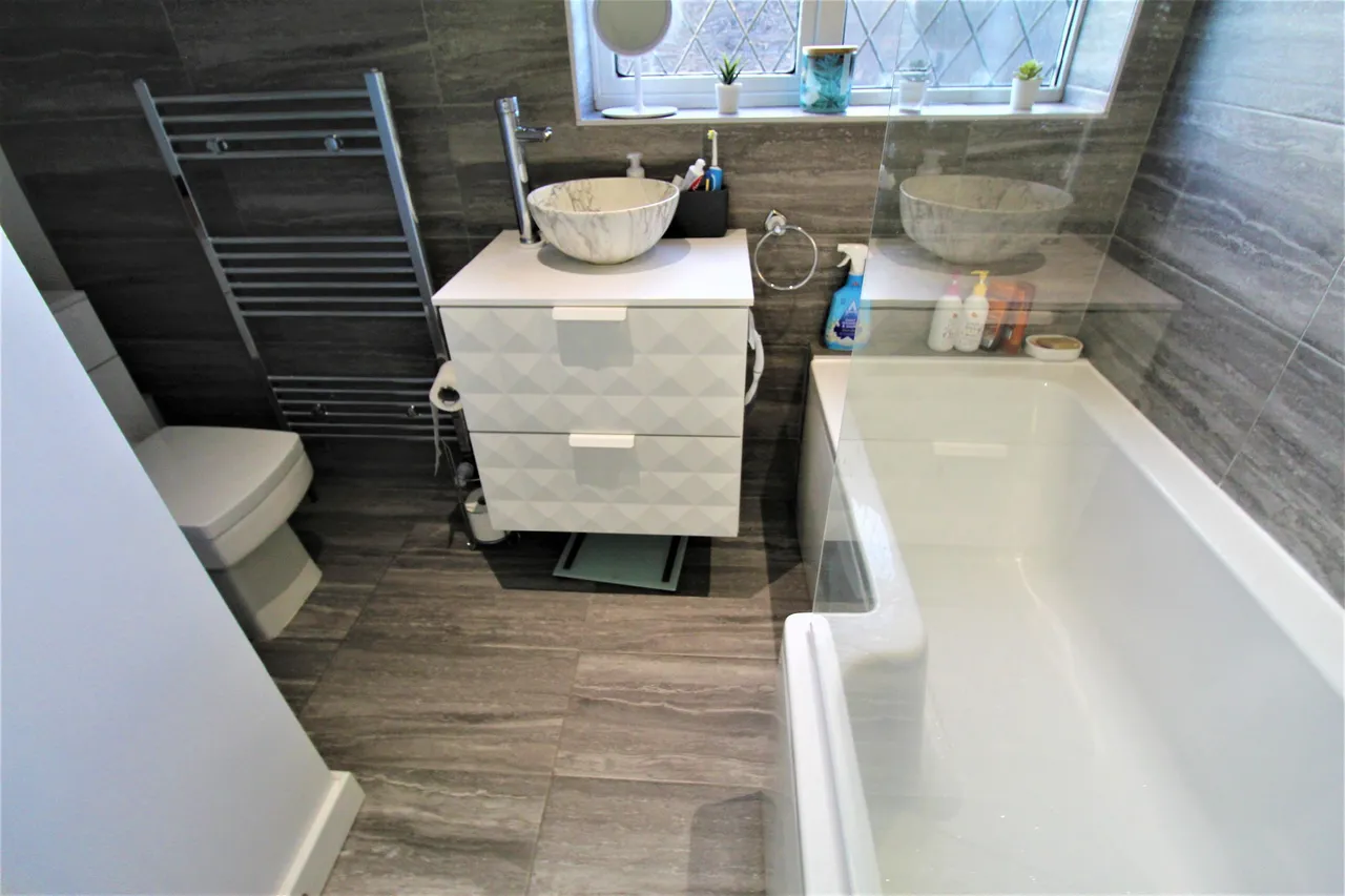 Leasway, Grays, Essex, RM16 2HH, photo 9