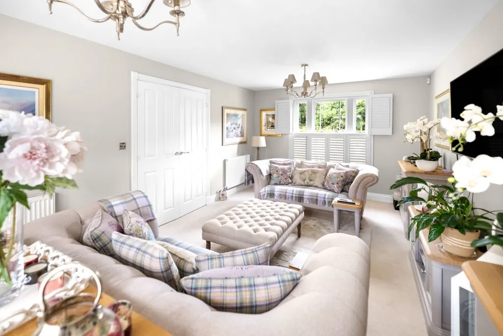 Oxclose Road, LS23, photo 5