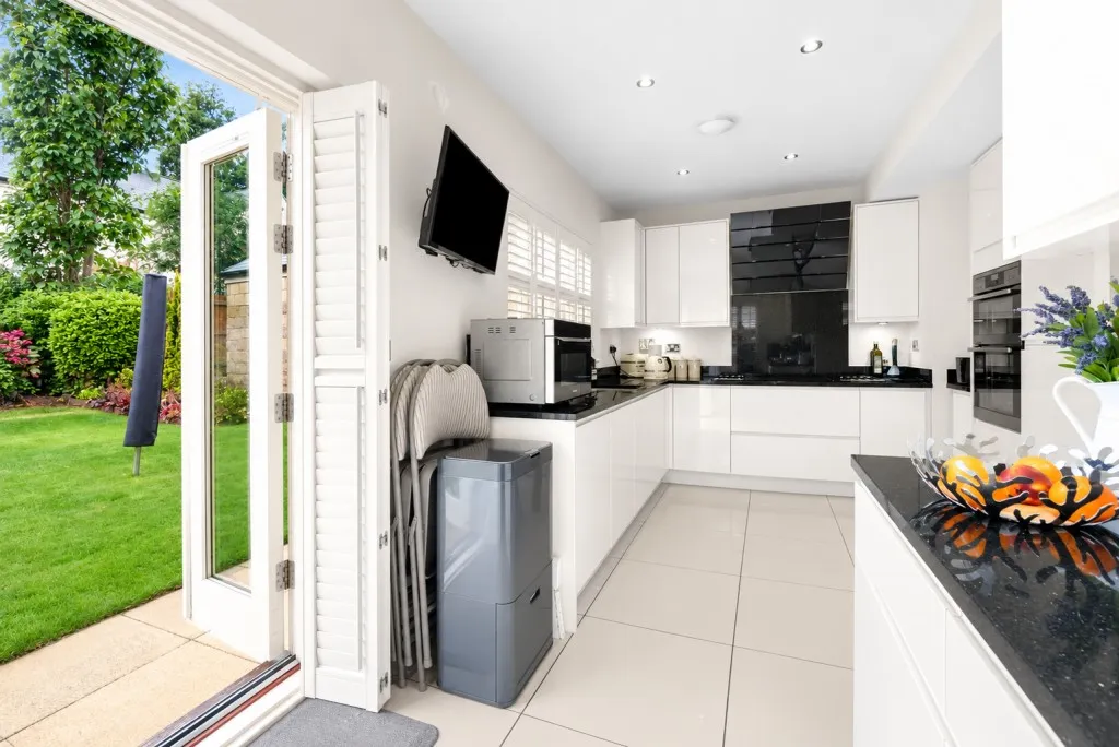 Oxclose Road, LS23, photo 11