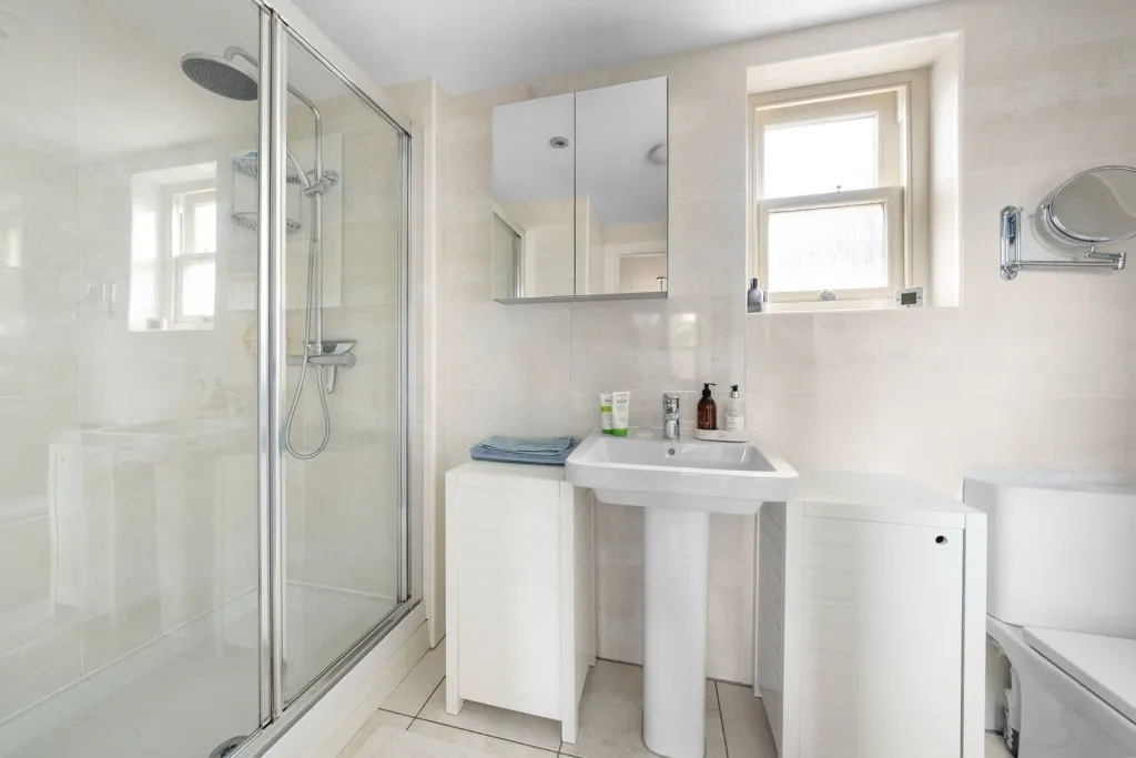 Oxclose Road, LS23, photo 13