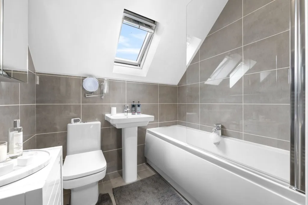 Oxclose Road, LS23, photo 20
