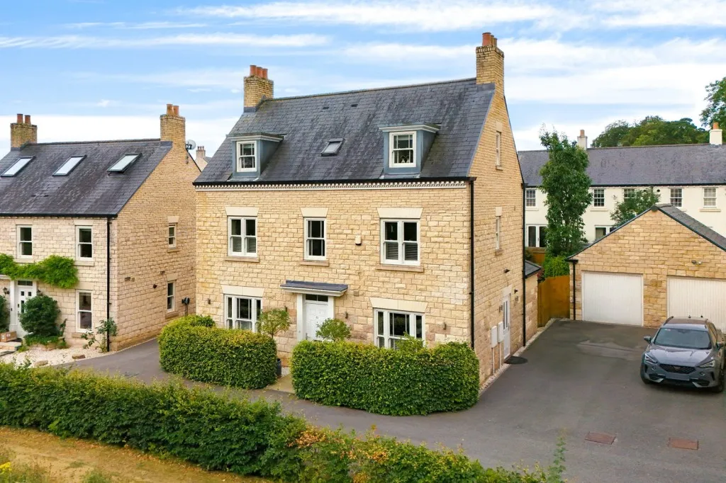 Oxclose Road, LS23, photo 24