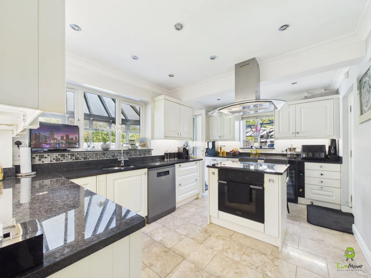 School Crescent, Crayford, DA1, photo 9