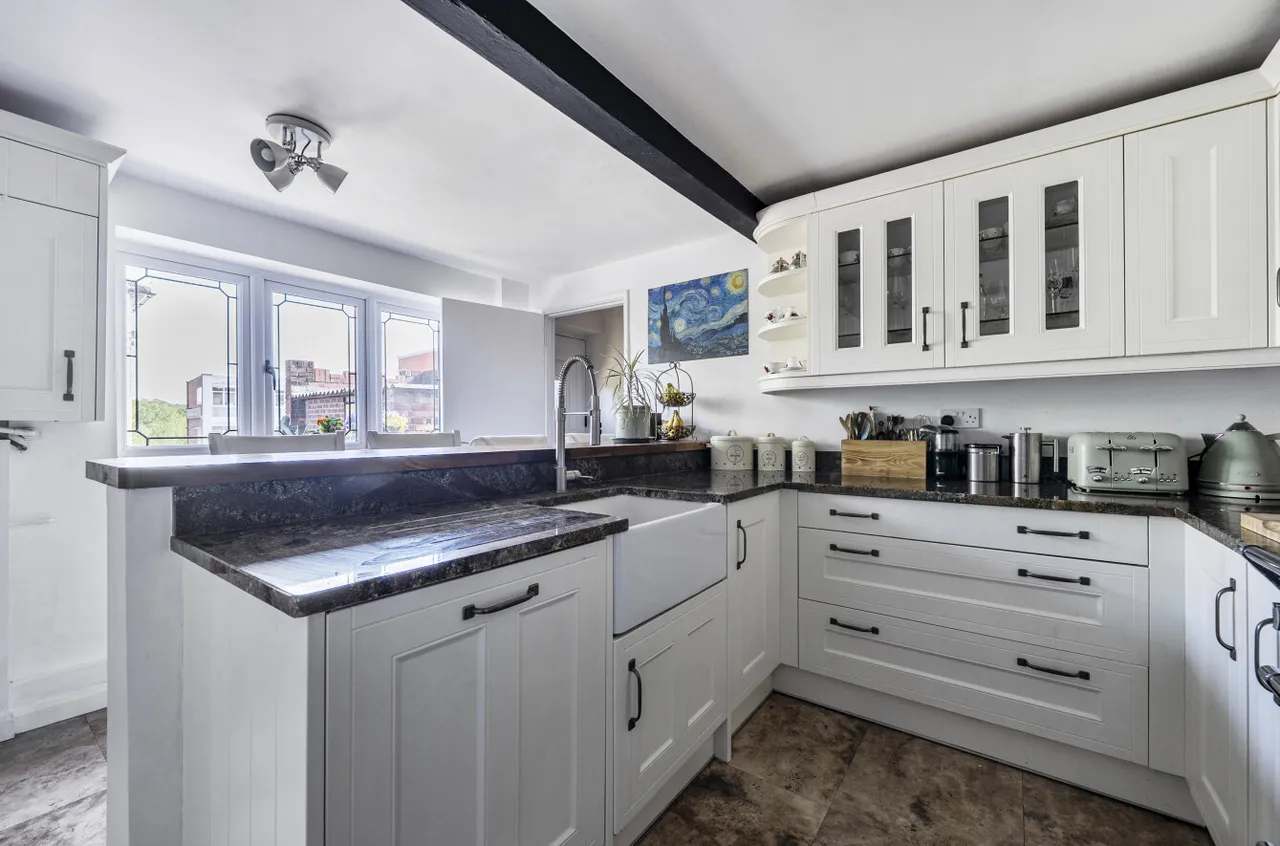 St. James Avenue, Farnham, Surrey, GU9 9QF, photo 15