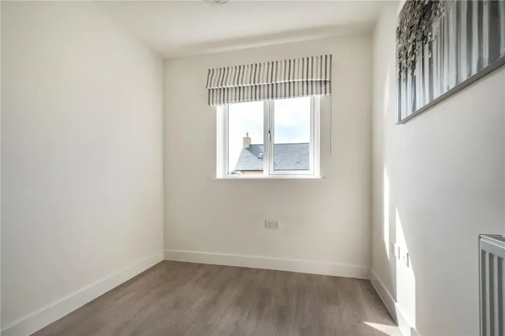 Arandora Crescent, Romford, RM6, photo 6