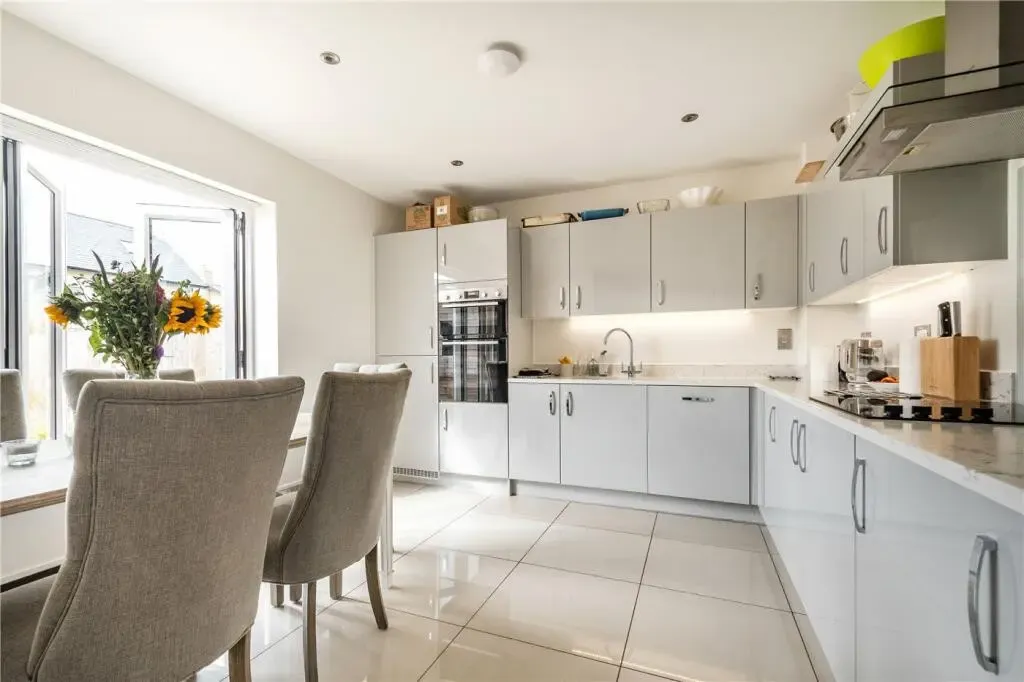 Arandora Crescent, Romford, RM6, photo 3