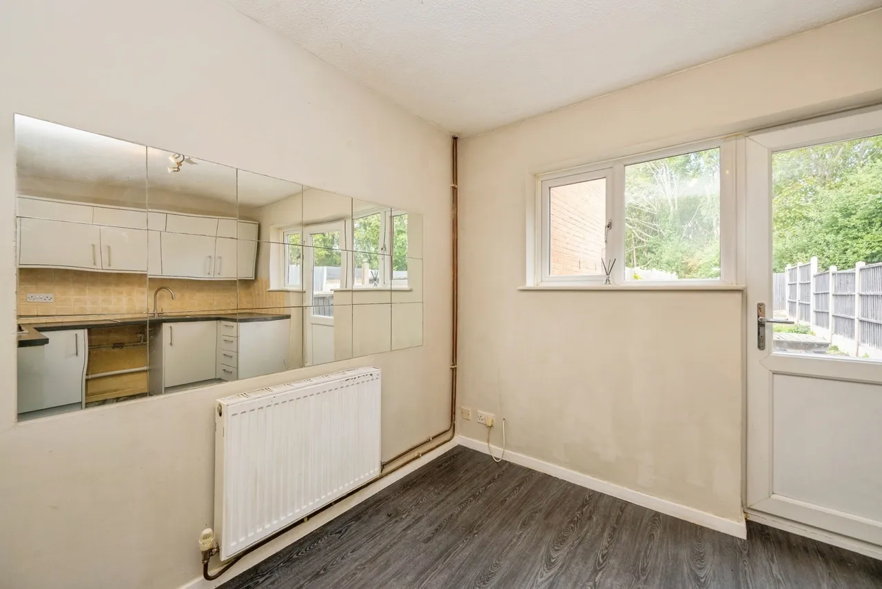 The Larches, Kingsbury, B78, photo 12