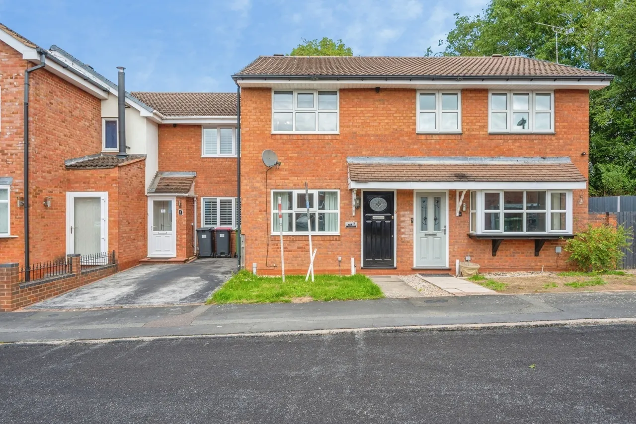 2 bed house for sale, The Larches, Kingsbury, B78