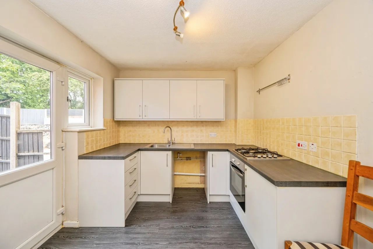 The Larches, Kingsbury, B78, photo 6