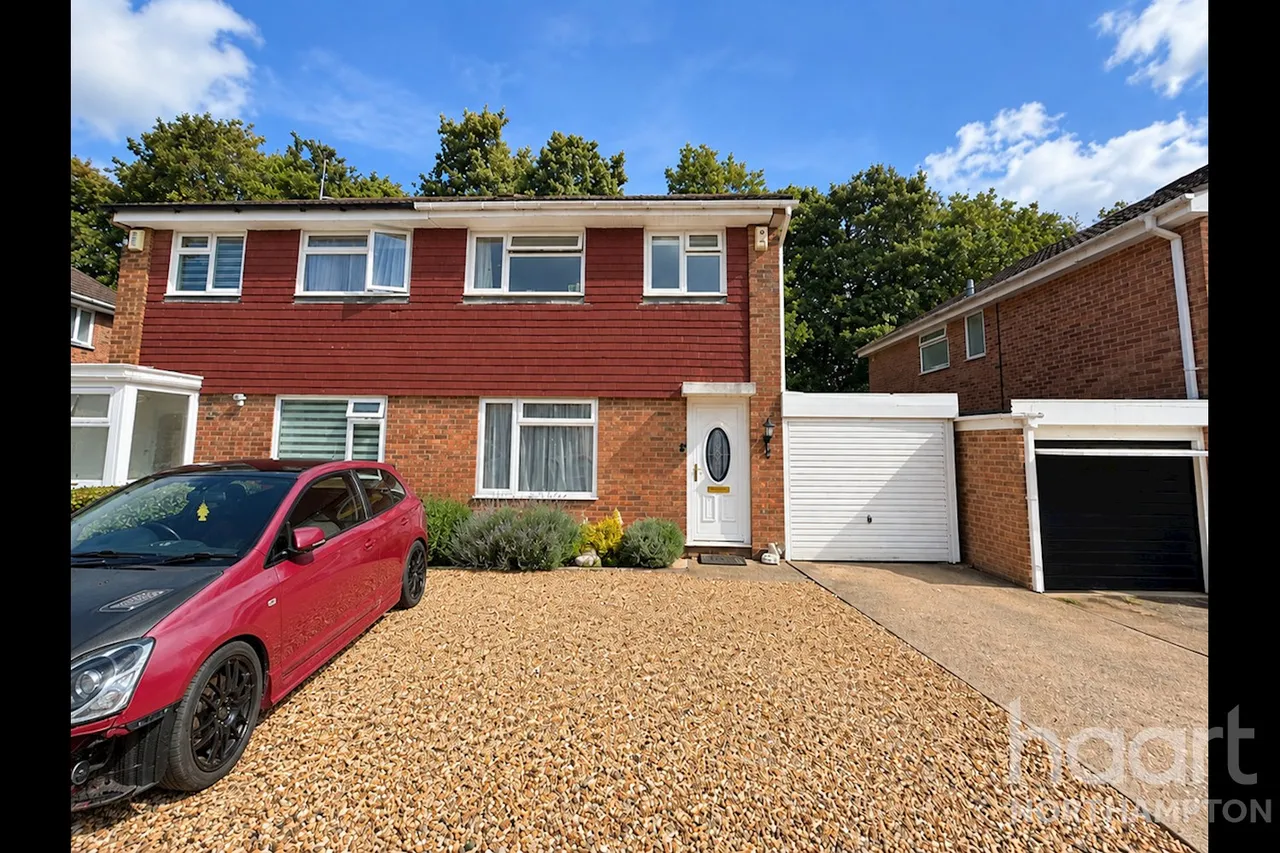 4 bed house for sale, Cowgill Close, Northampton, NN3