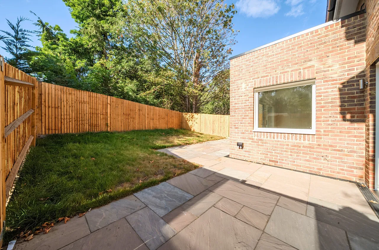 Oregon Square, Orpington, photo 22