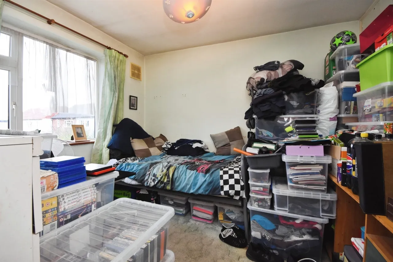 Gooshays Drive, Romford, RM3, photo 18