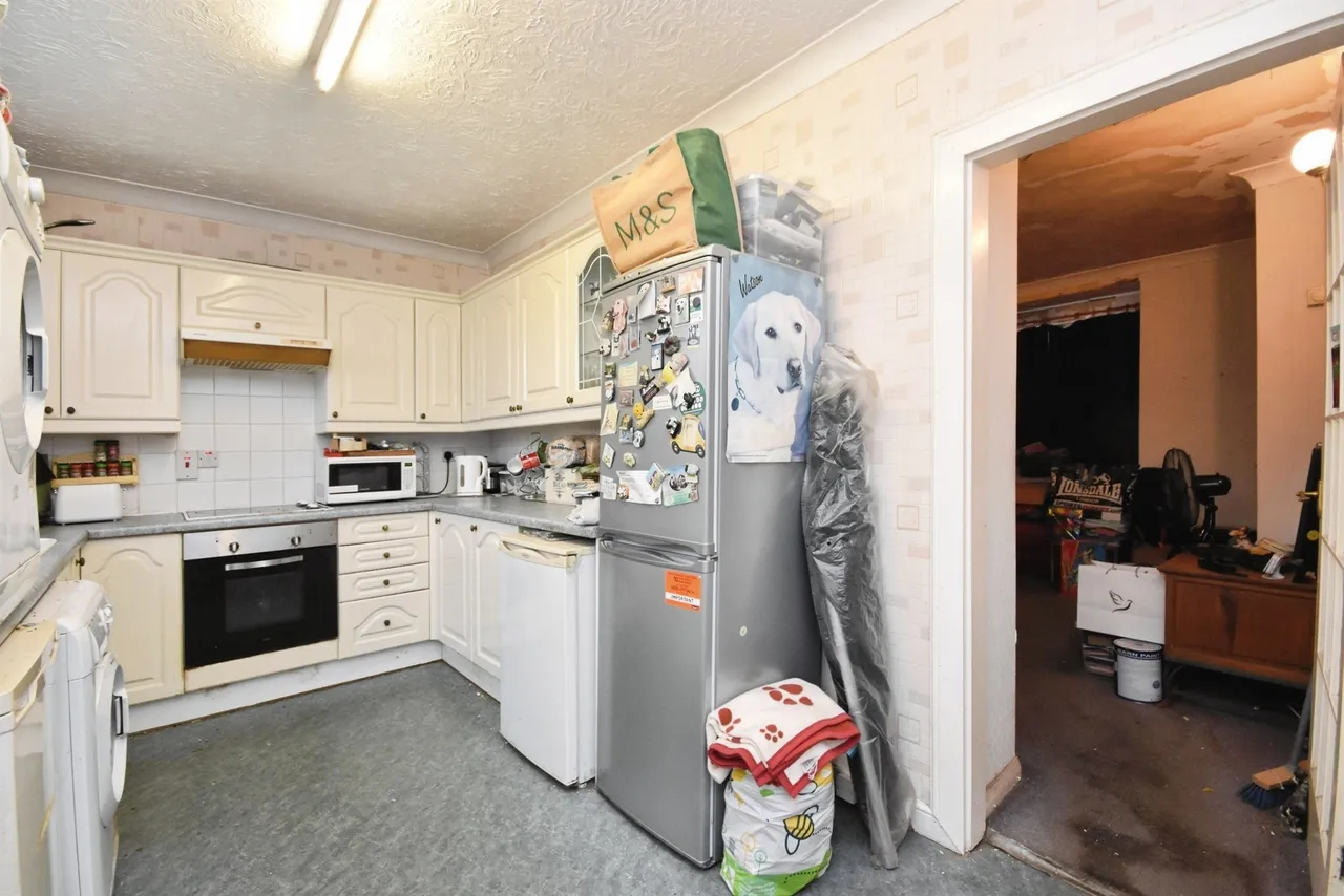 Gooshays Drive, Romford, RM3, photo 12
