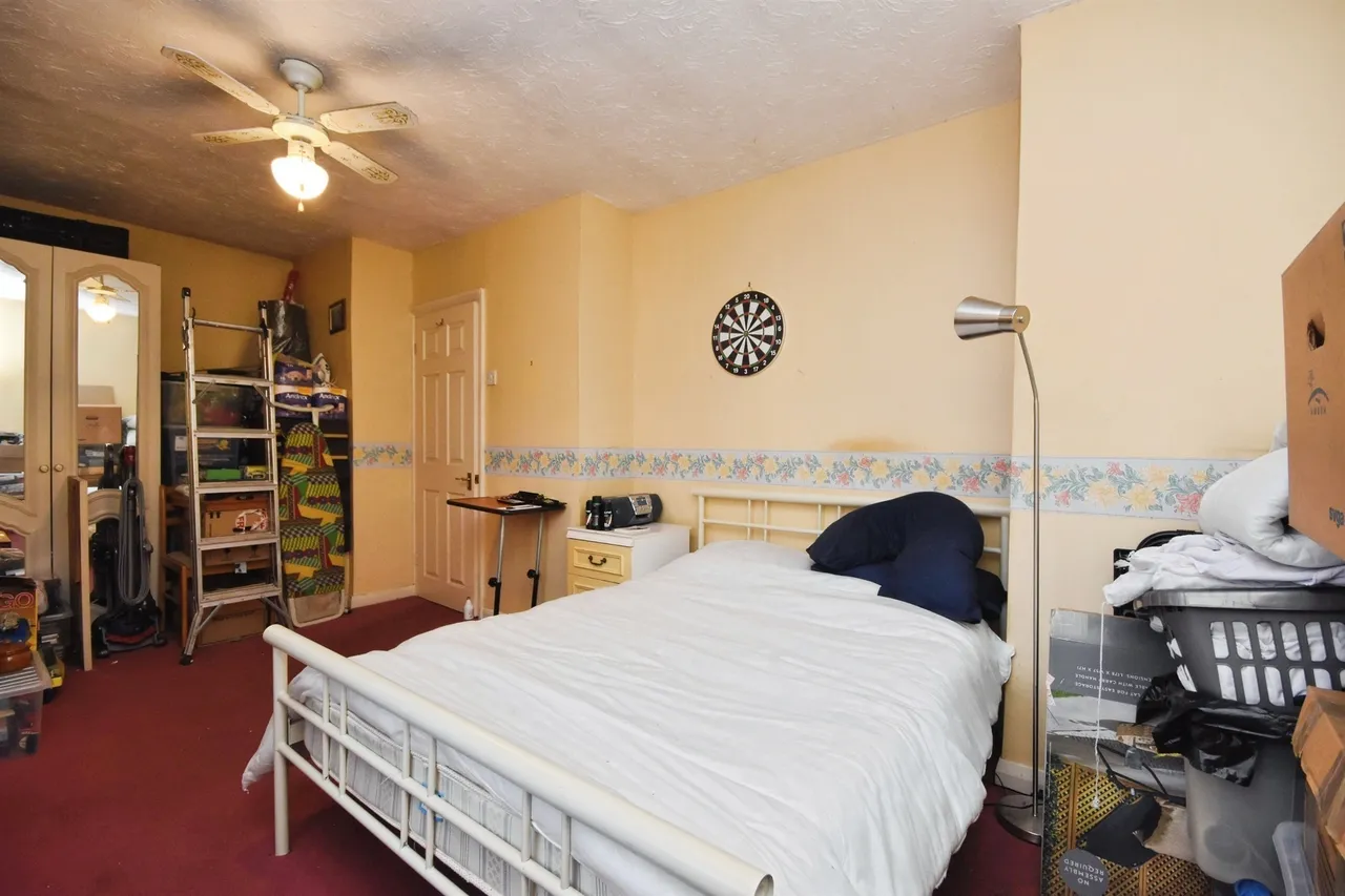 Gooshays Drive, Romford, RM3, photo 7
