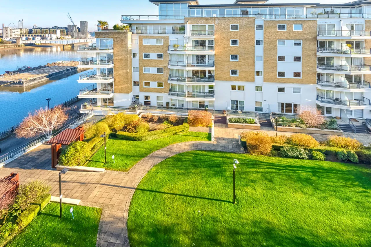 Smugglers Way, London, SW18 1EX, photo 18
