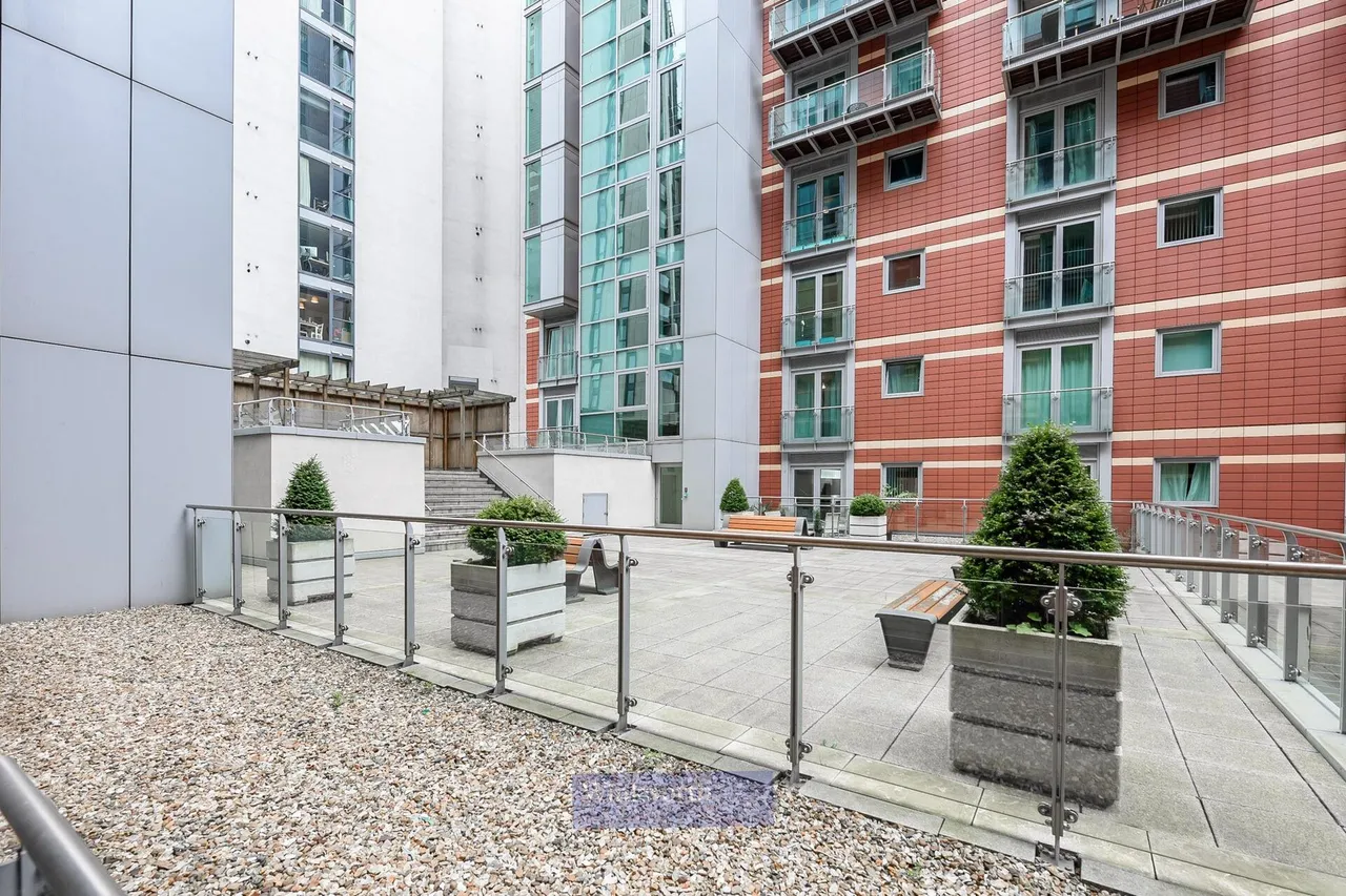 Salamanca Place, London, SE1, photo 4