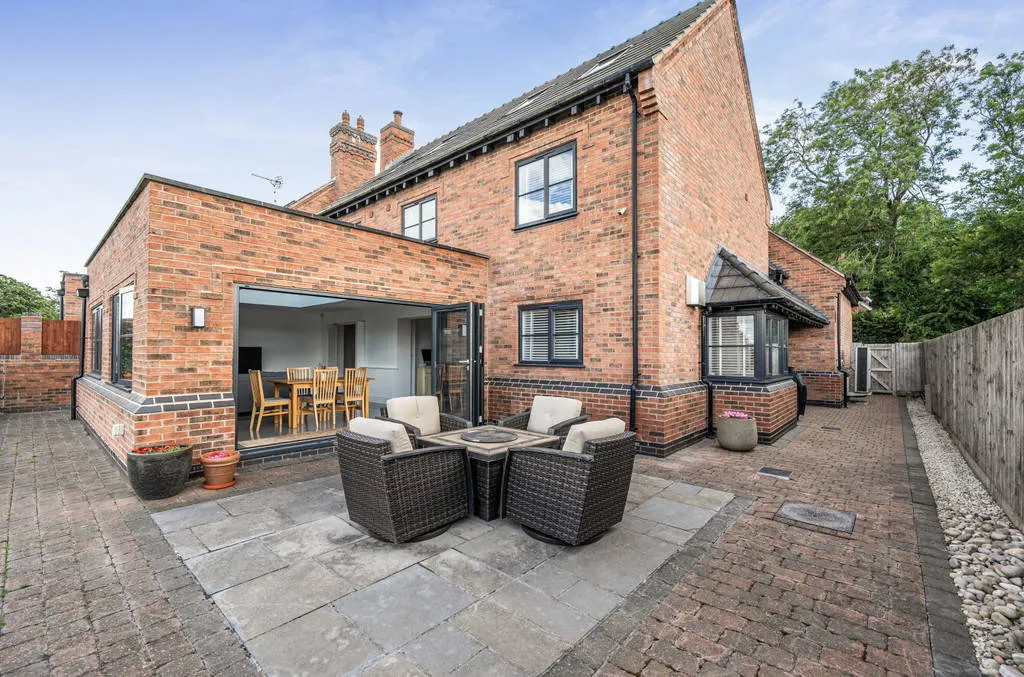 Main Street, Cotesbach, Lutterworth, LE17 4HX, photo 21