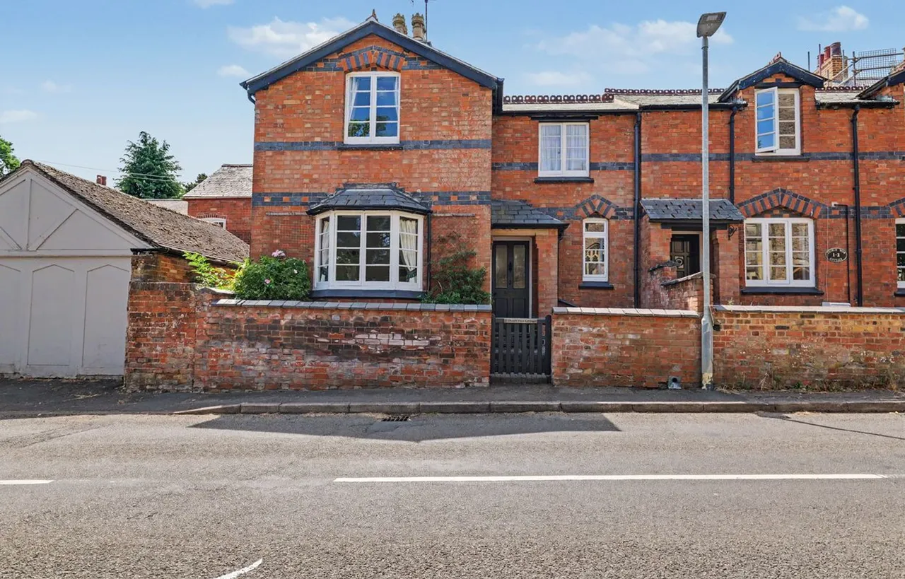 2 bed house for sale — Lutterworth Road, Bitteswell, LE17