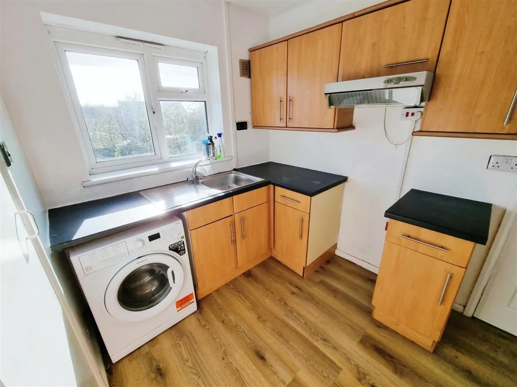 Gloucester Crescent, Rushden, photo 3