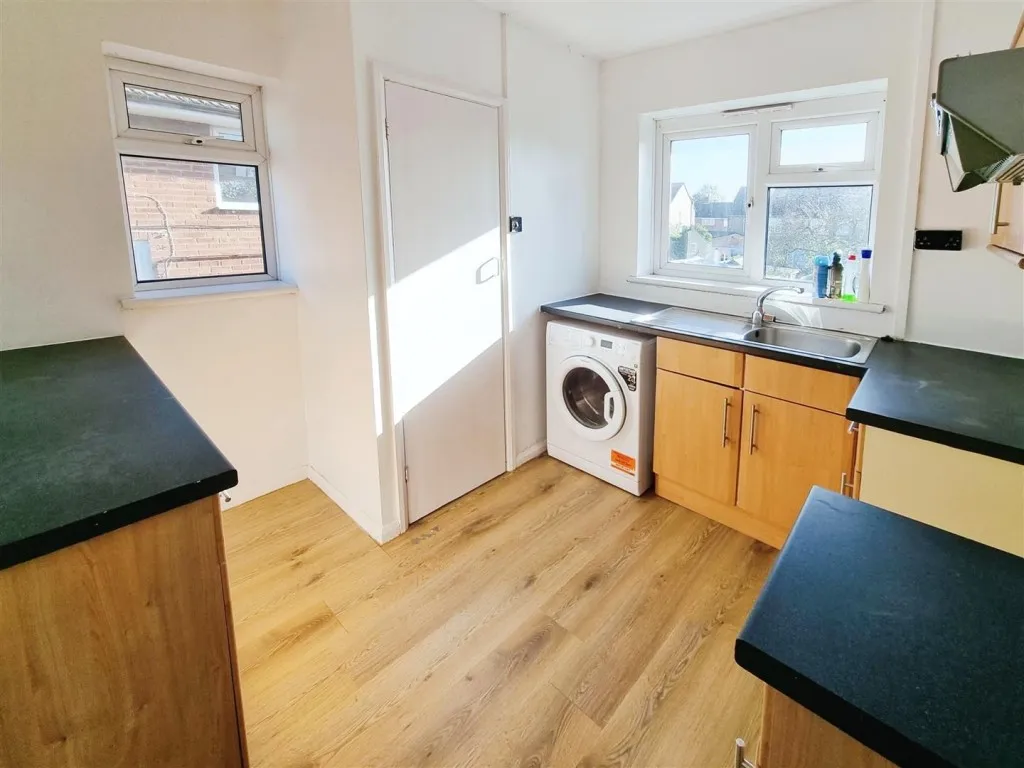 Gloucester Crescent, Rushden, photo 2