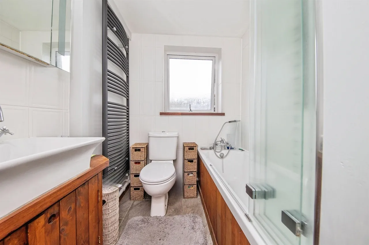 Ipswich Road, COLCHESTER, photo 8