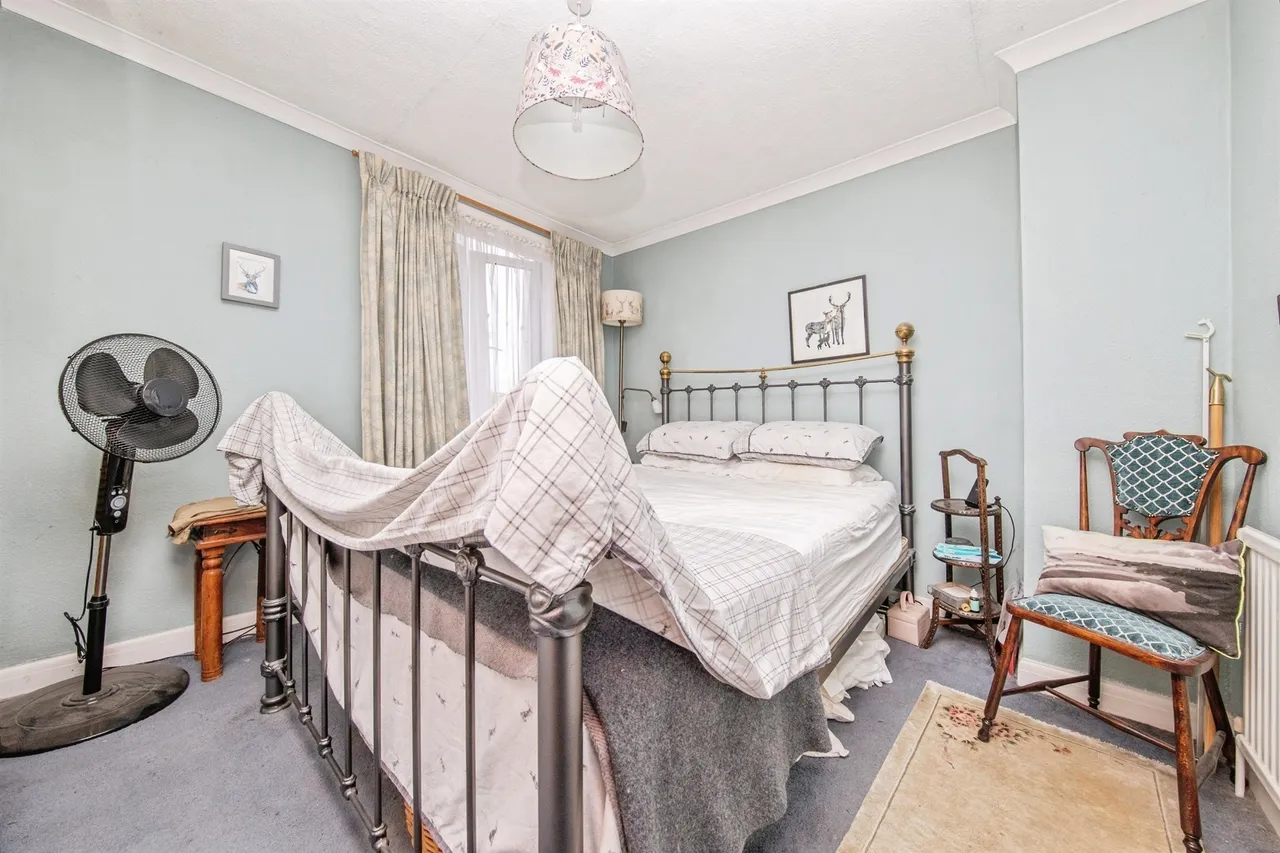 Ipswich Road, COLCHESTER, photo 9