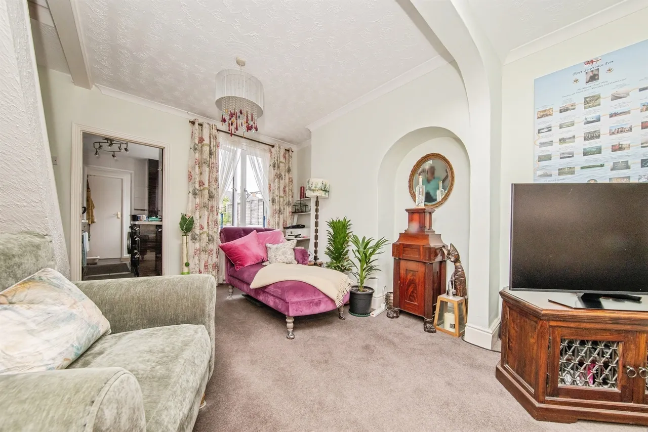 Ipswich Road, COLCHESTER, photo 5