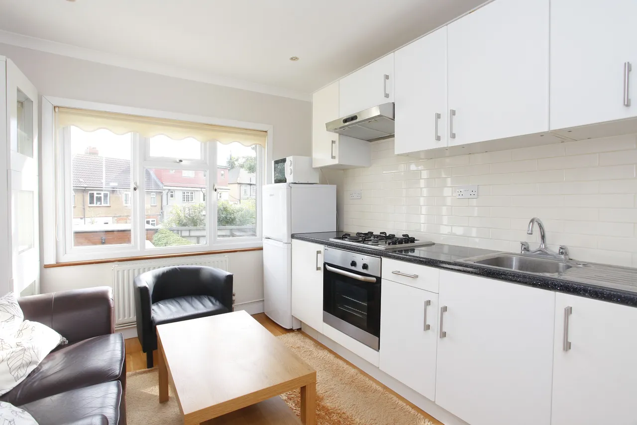 1 bed flat to rent, London, NW2