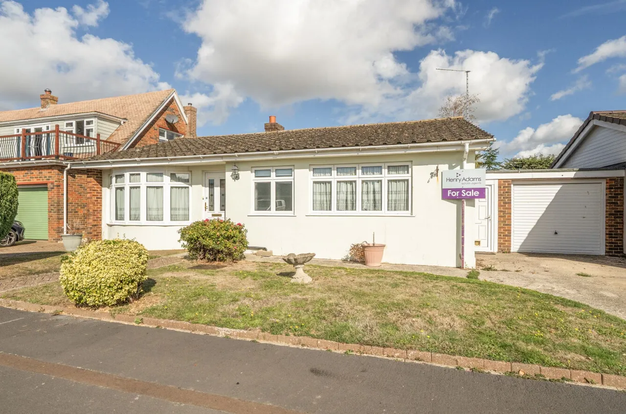 2 bed property for sale, Inglewood Drive, Aldwick, PO21