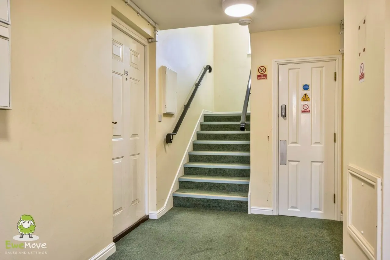 Saltash Road, Swindon, SN2, photo 11