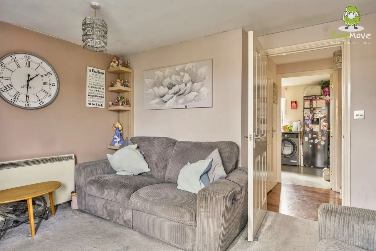 Saltash Road, Swindon, SN2, photo 4