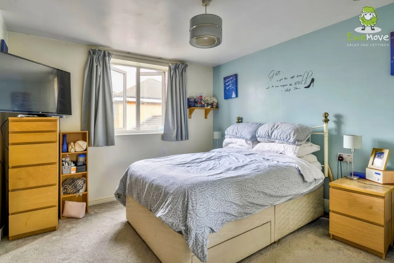 Saltash Road, Swindon, SN2, photo 6
