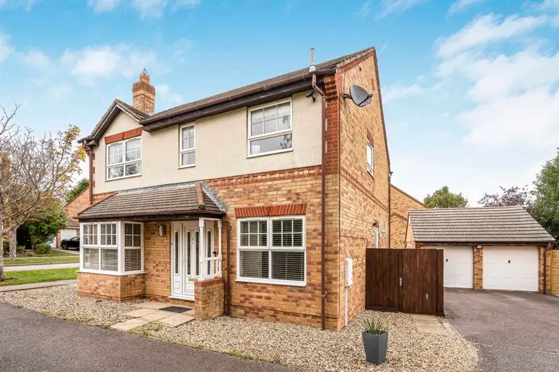 4 bed house for sale — Bowland Drive, Emerson Valley, Milton Keynes, Buckinghamshire, MK4 2DN