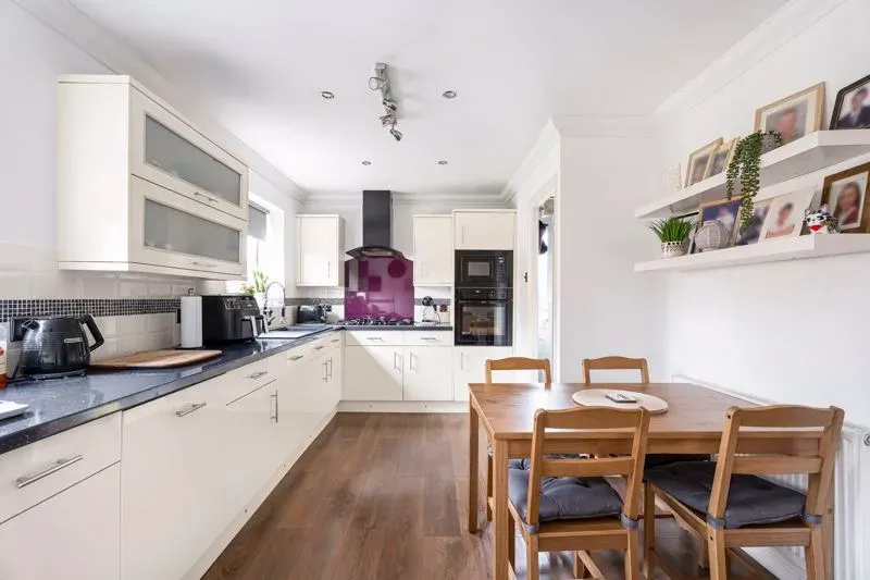 Bowland Drive, Emerson Valley, Milton Keynes, Buckinghamshire, MK4 2DN, photo 2