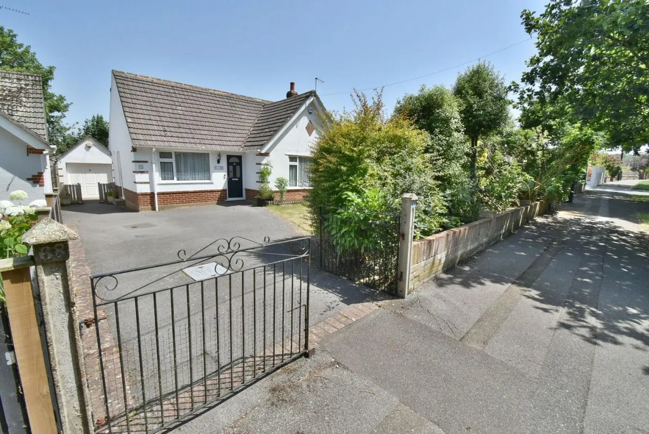 Holloway Avenue, BH11, photo 25