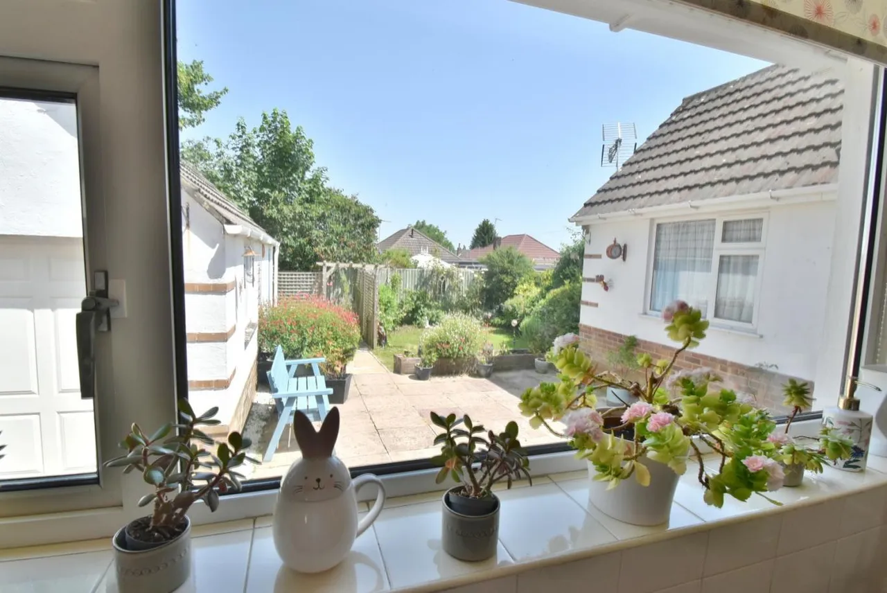 Holloway Avenue, BH11, photo 6