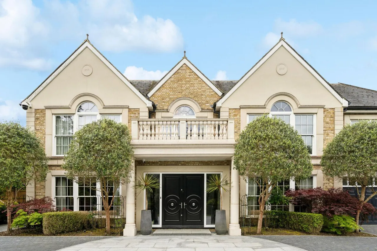 5 bed house for sale, Elm Walk, BR6