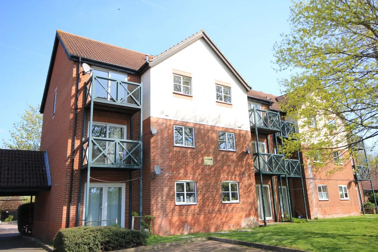 2 bed property to rent, available unfurnished now to rent, Rose Kiln Lane, Reading, RG1