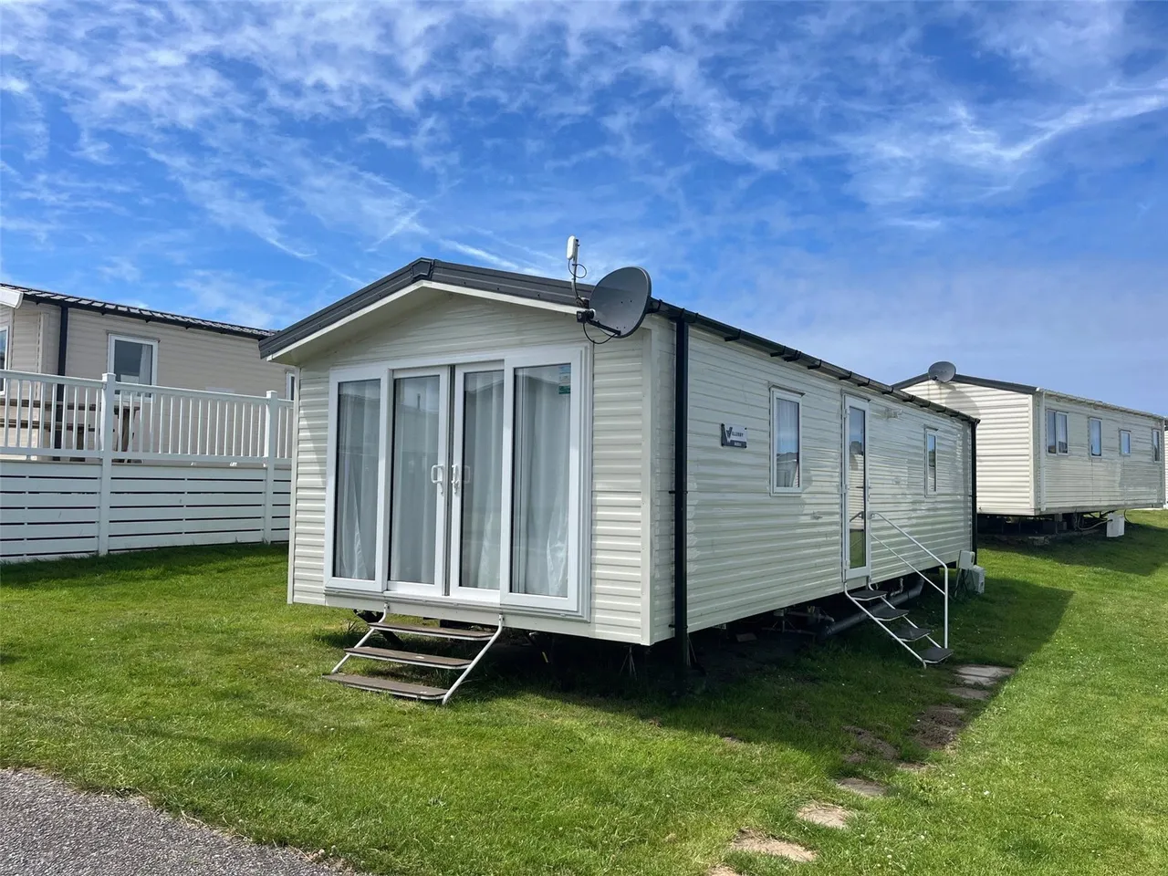 2 bed mobile home for sale, Newquay Bay Resort, Trevelgue, TR8
