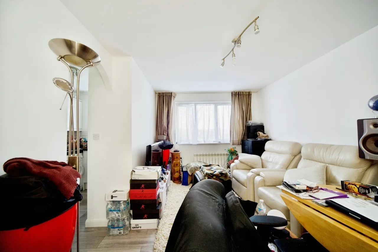Cobbett Close, Enfield, EN3, photo 10