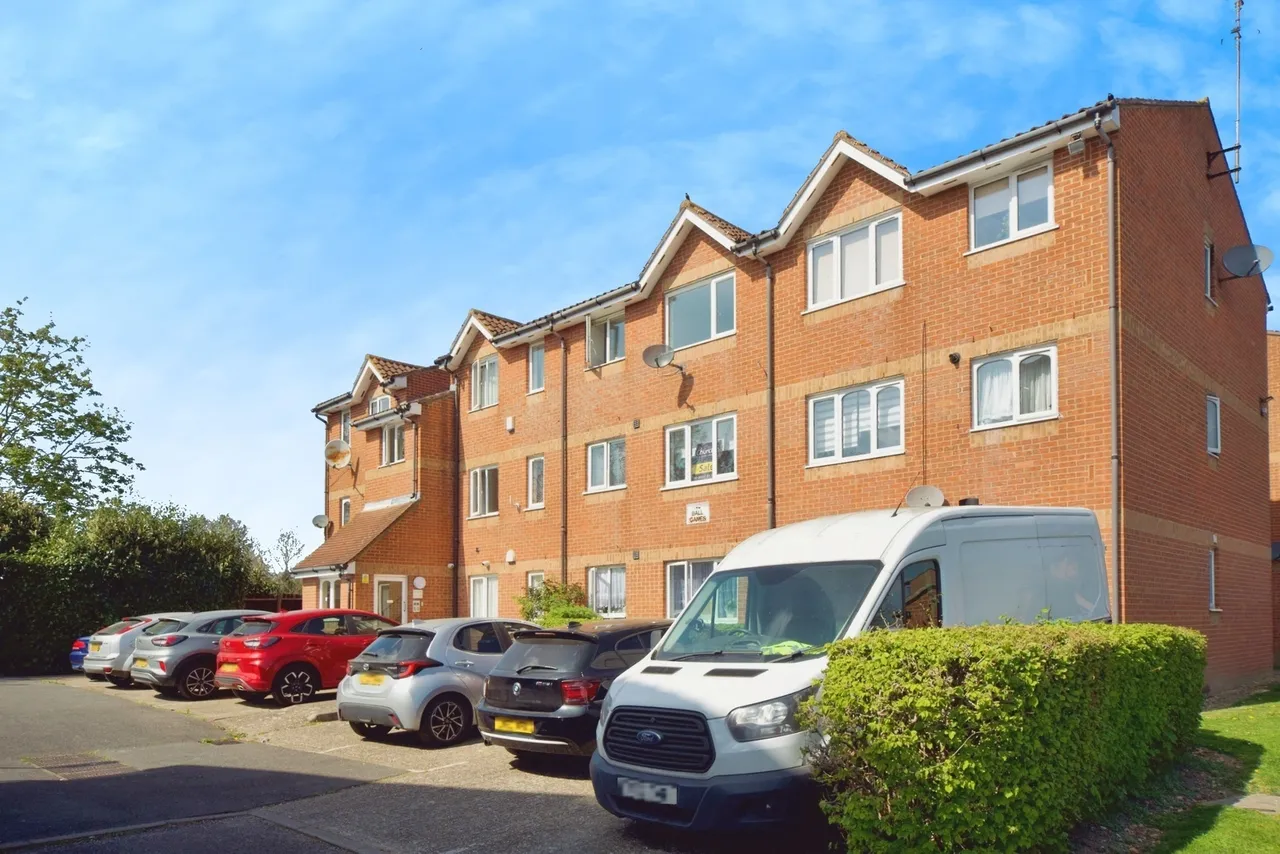 Cobbett Close, Enfield, EN3, photo 16